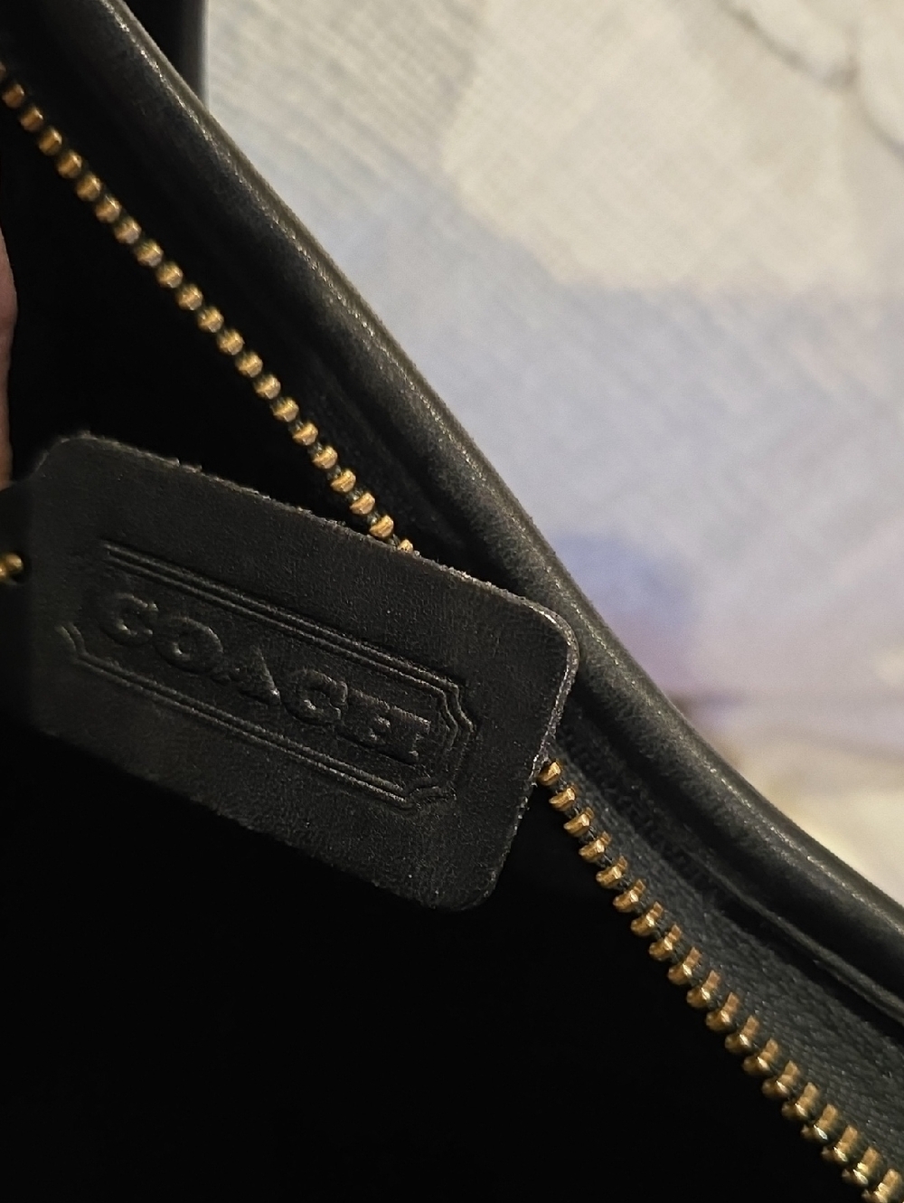 Vintage Coach Black Leather Shoulder Bag with Gold Hardware - Picture 6 of 6